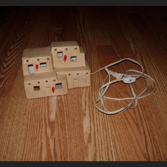 Southwest Native American Pottery Pueblo Adobe House Village Lamp - Picture 3 of 5